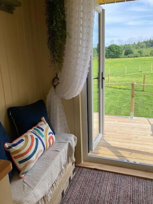 Neddys Rest Luxury Horsebox Stay Баттл Екстер'єр фото